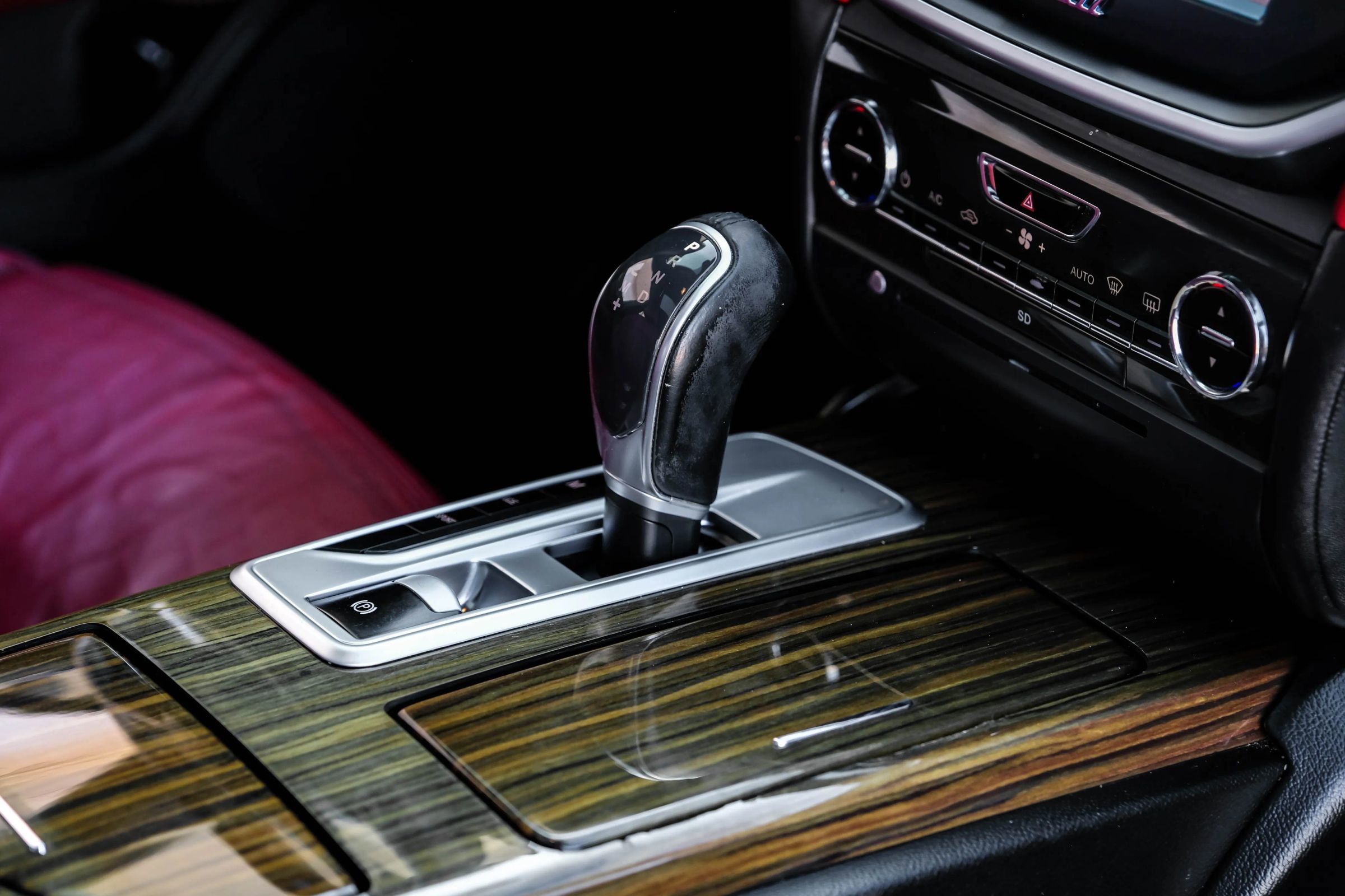 Used 2014 Maserati Ghibli image 25