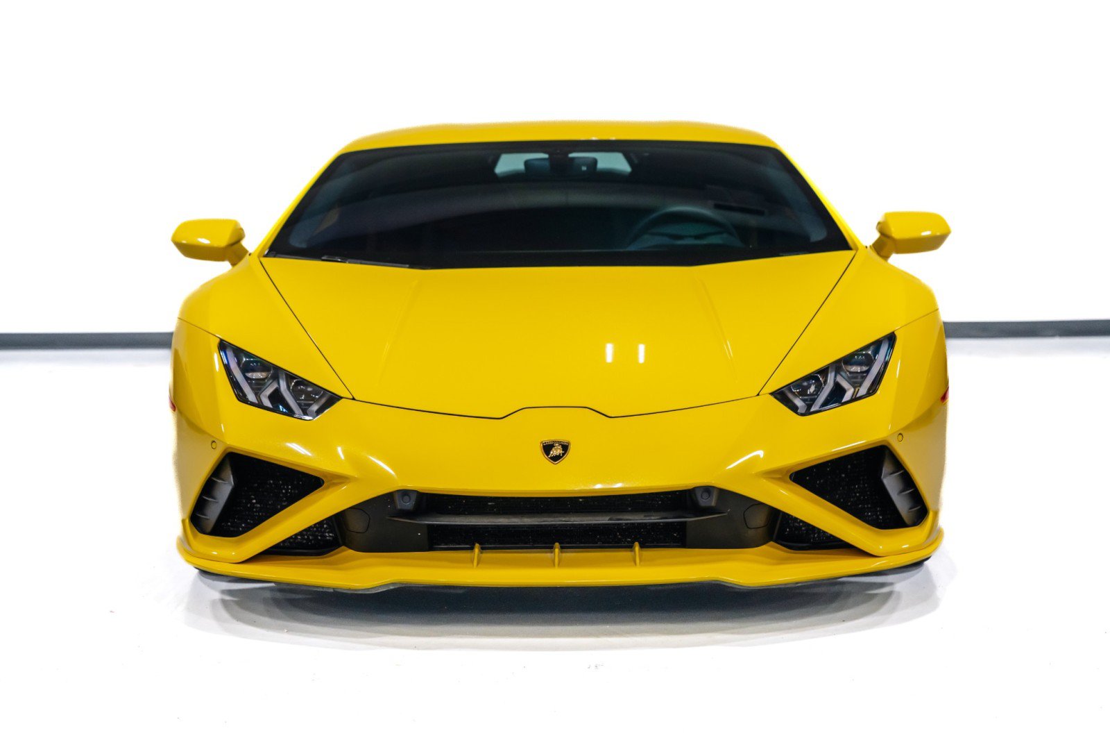Used 2021 Lamborghini Huracan EVO RWD image 3