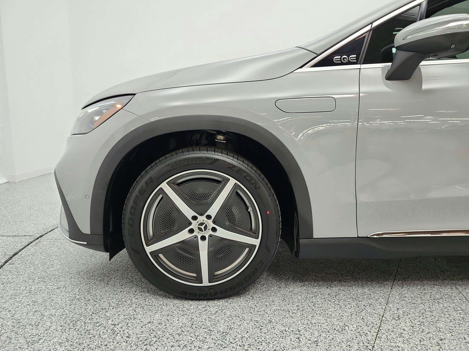 Used 2023 Mercedes-Benz EQE 500 4MATIC SUV image 21