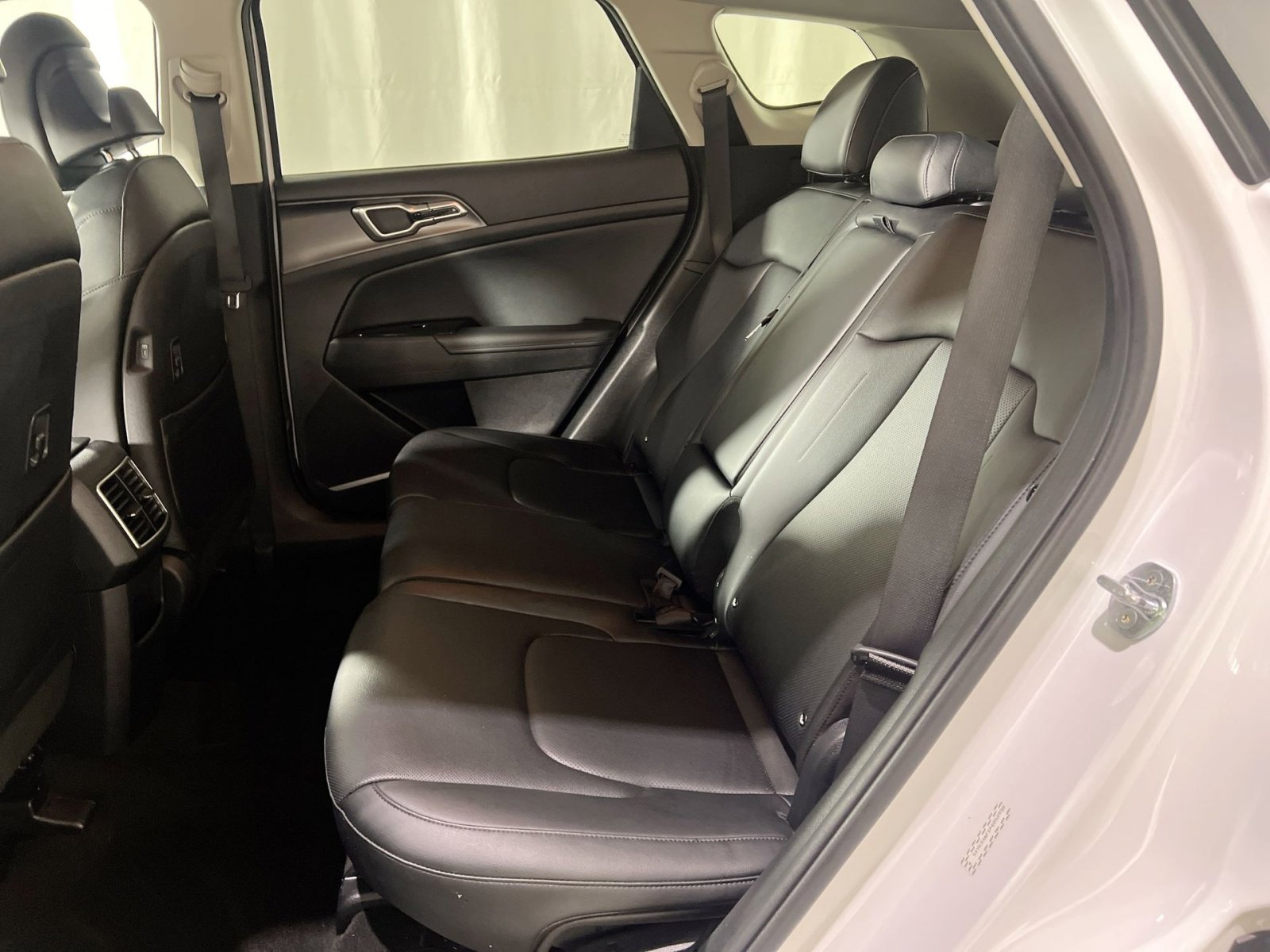 Used 2023 Kia Sportage EX image 25