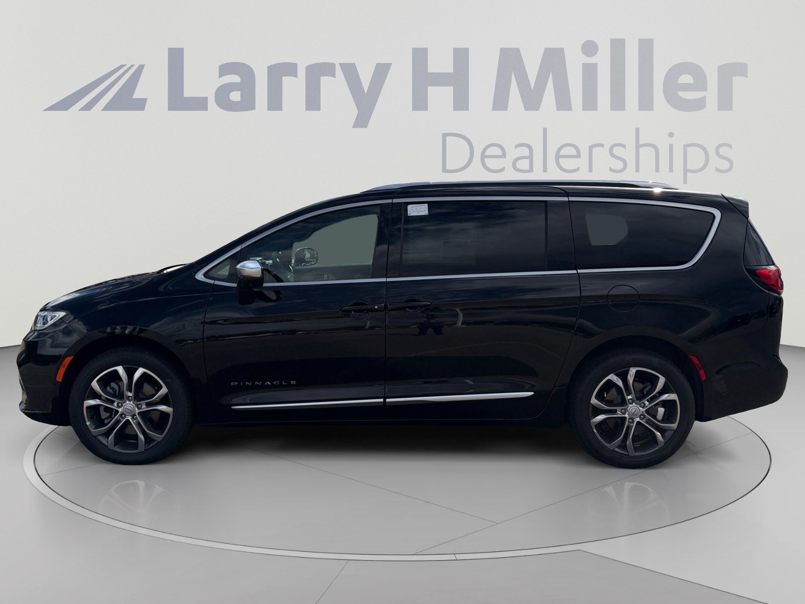 New 2026 Chrysler Pacifica Pinnacle AWD/4WD image 3