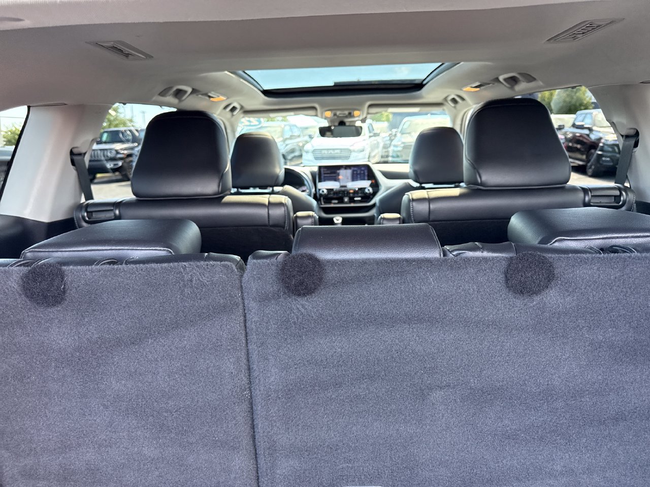 Used 2022 Toyota Highlander Platinum AWD/4WD image 10