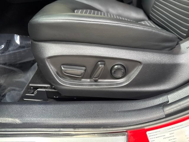 Used 2021 Toyota Camry SE AWD/4WD image 5