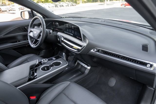 Used 2024 Cadillac Lyriq Luxury RWD image 27