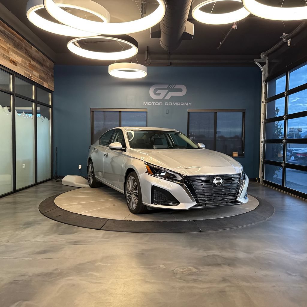 Used 2024 Nissan Altima 2.5 SL