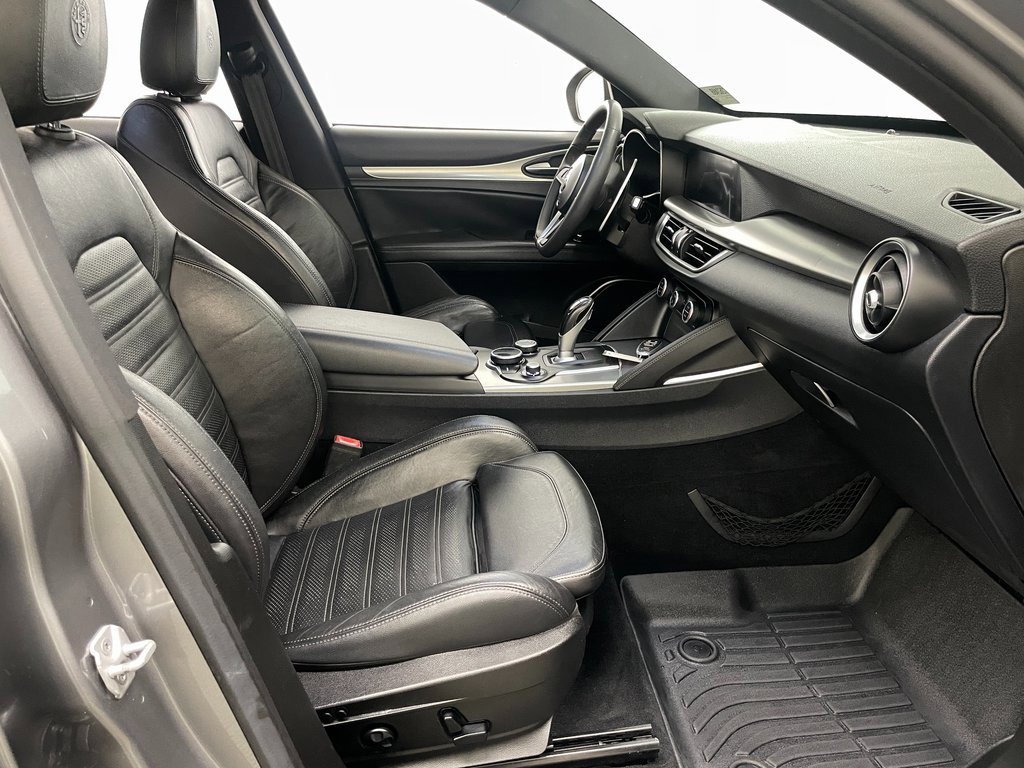 Used 2018 Alfa Romeo Stelvio Ti Sport image 37