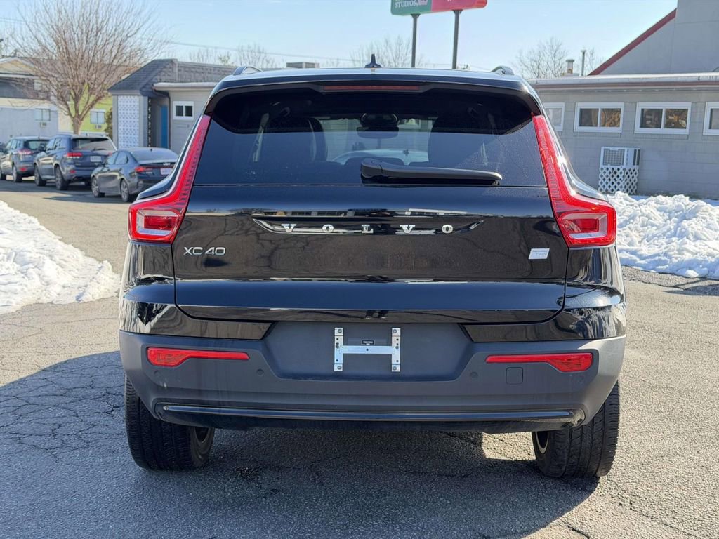 Used 2023 Volvo XC40 Recharge Plus image 20