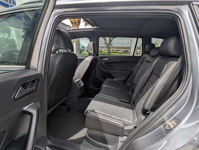 Certified 2022 Volkswagen Tiguan SEL R-Line image 15