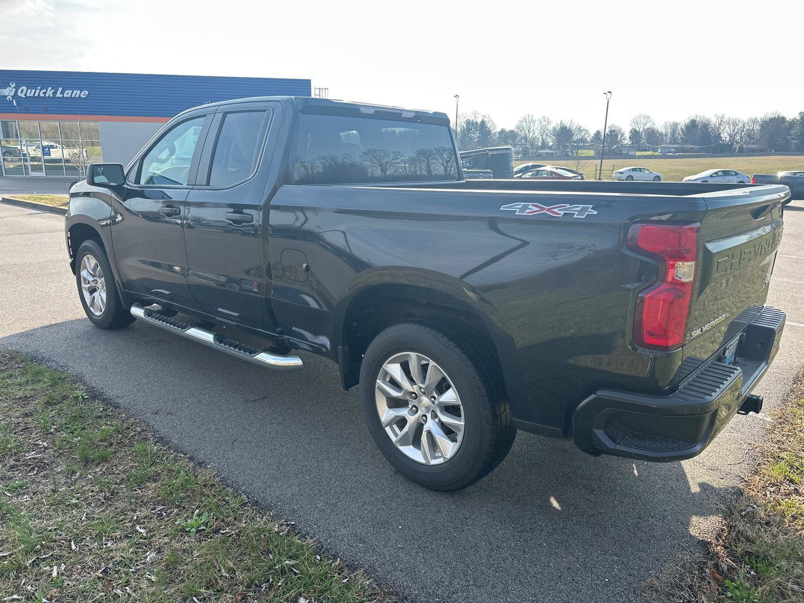 Used 2022 Chevrolet Silverado 1500 Custom AWD/4WD image 3