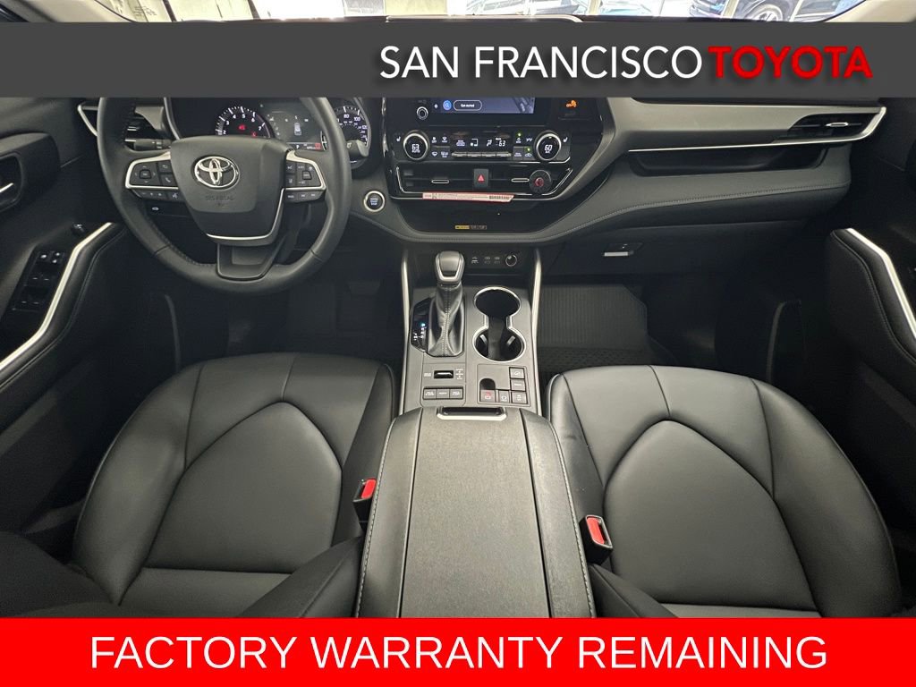 Certified 2025 Toyota Highlander XLE image 25