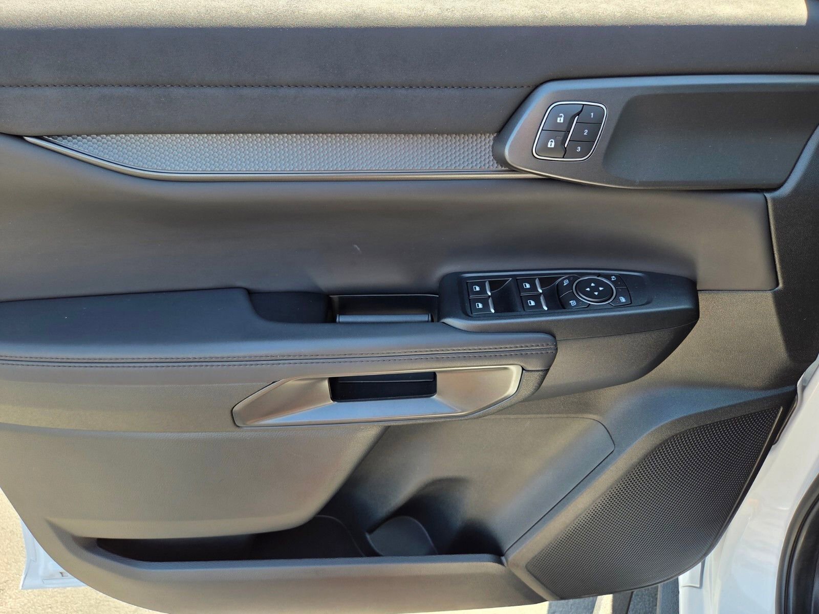 Certified 2024 Ford Ranger Raptor AWD/4WD image 17
