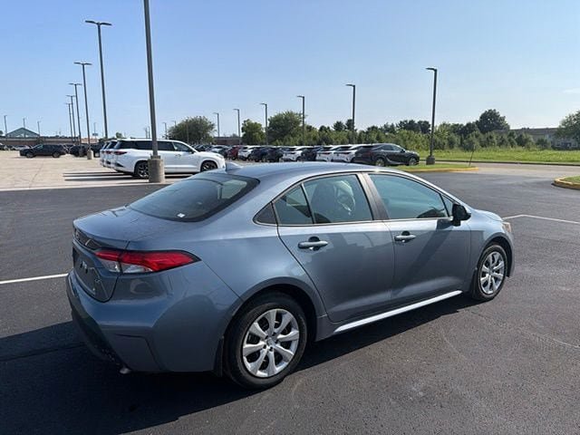 Used 2026 Toyota Corolla LE FWD image 11