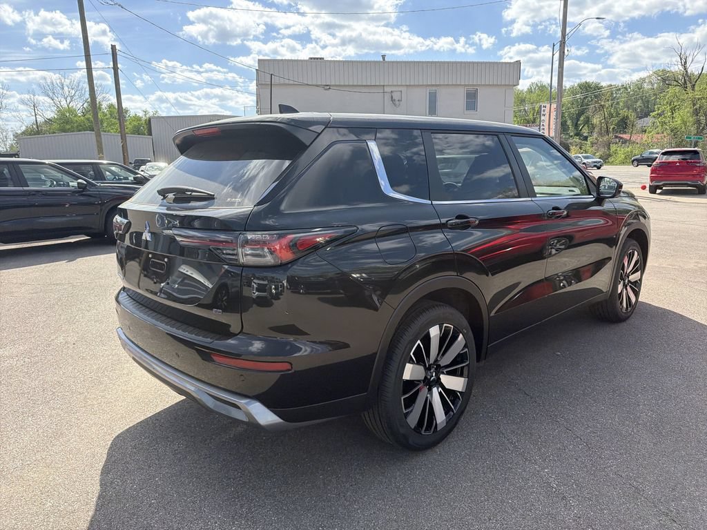 New 2026 Mitsubishi Outlander SE AWD/4WD image 3