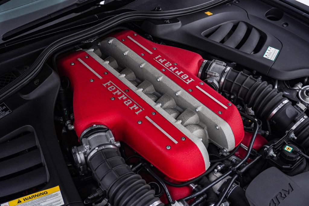 Used 2018 Ferrari GTC4Lusso AWD/4WD image 40