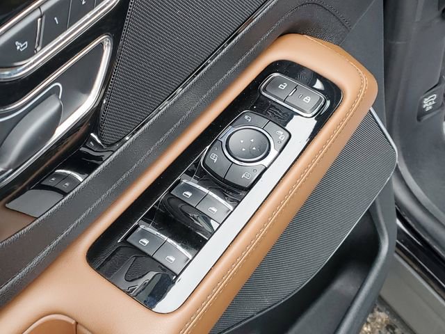 Certified 2023 Lincoln Aviator Reserve w/ Equipment Group 201A image 10