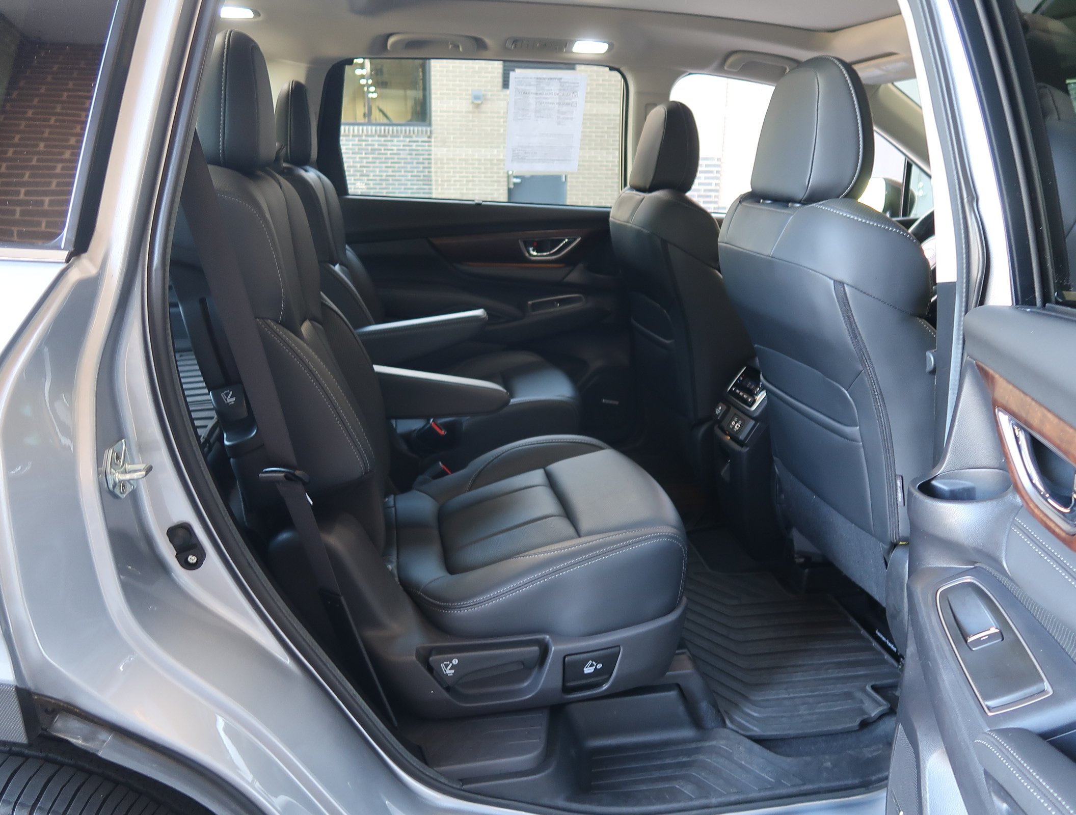 Used 2024 Subaru Ascent Touring w/ Popular Package #2 AWD/4WD image 38