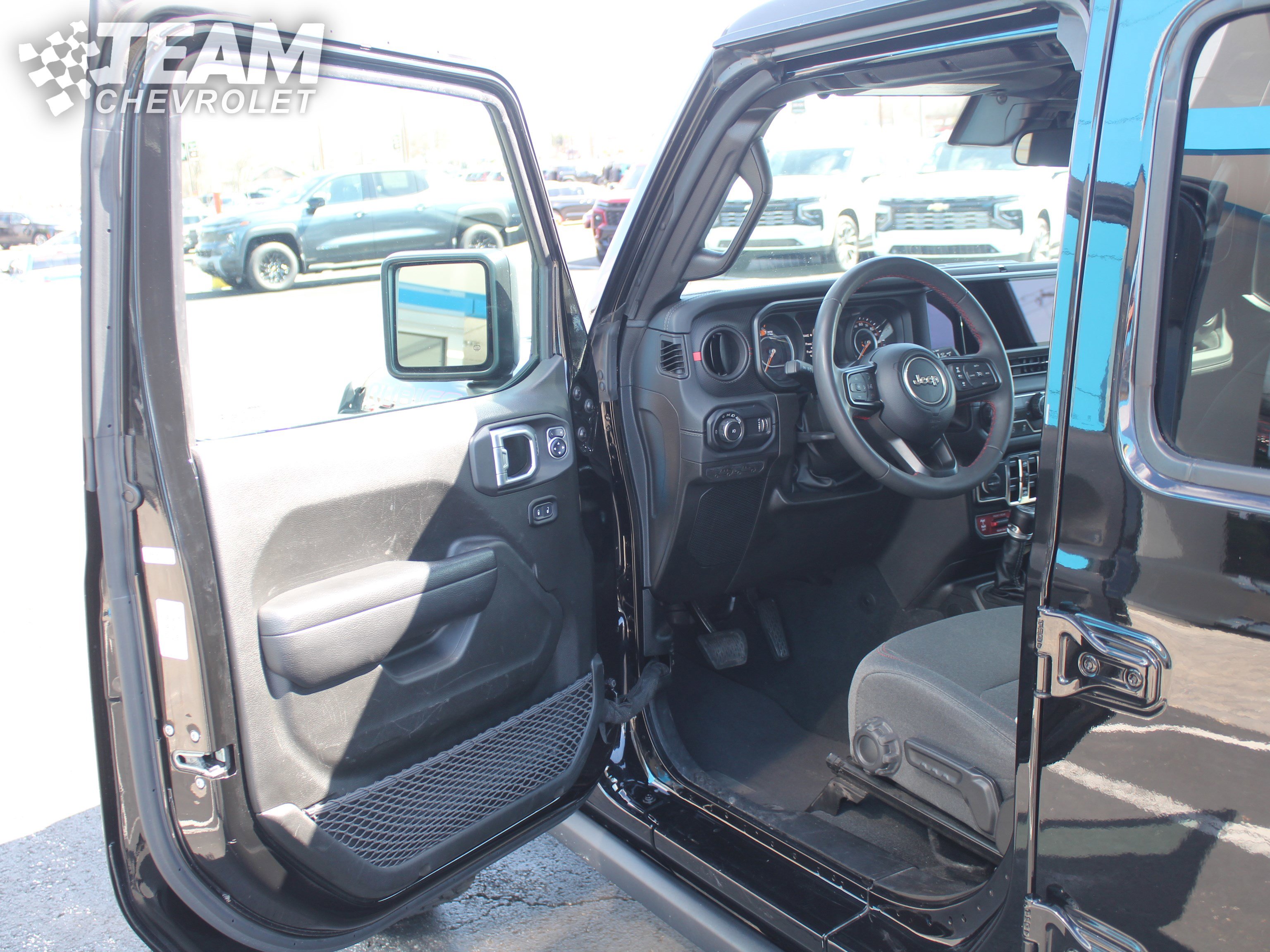 Used 2024 Jeep Wrangler Unlimited Rubicon AWD/4WD image 10