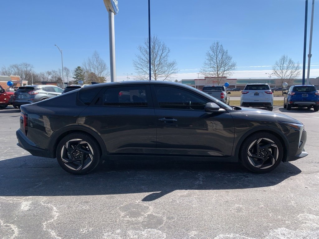 Used 2025 Kia K4 EX image 2