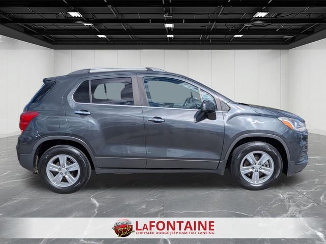 Used 2017 Chevrolet Trax LT w/ LT Convenience Package FWD image 6