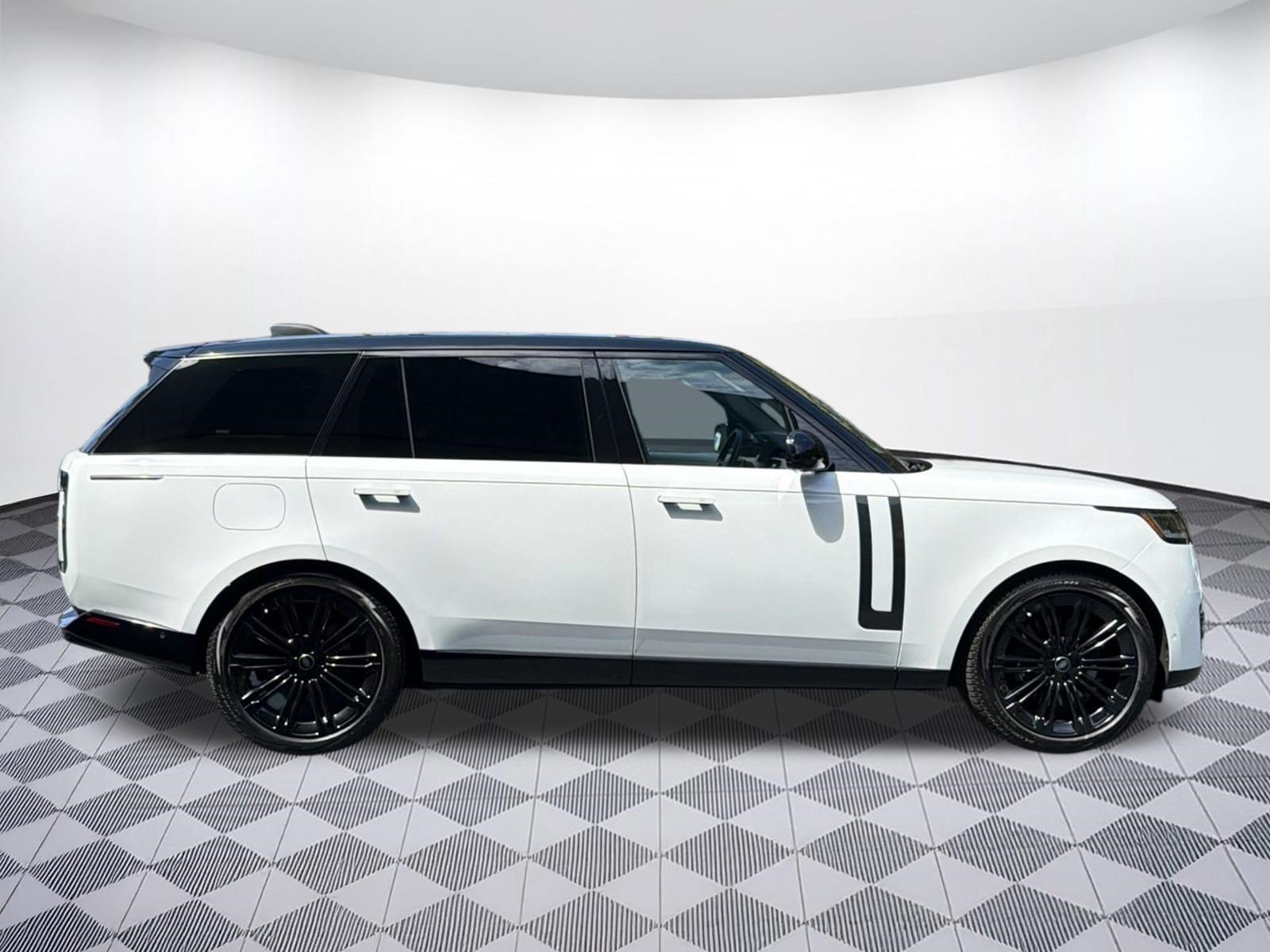 Certified 2022 Land Rover Range Rover Long Wheelbase SE AWD/4WD image 8