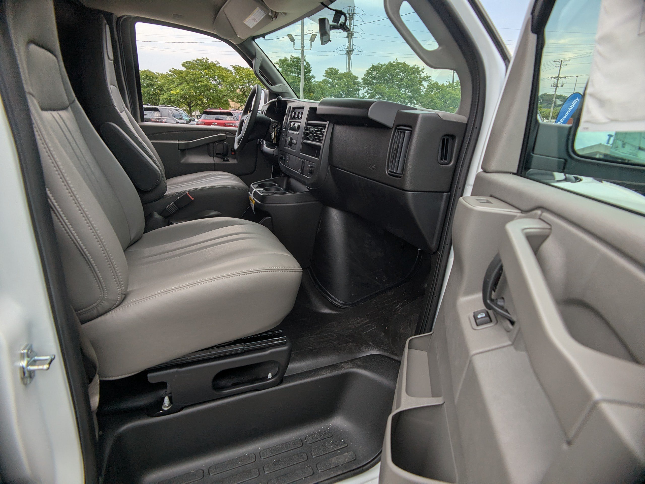 New 2026 Chevrolet Express 2500 w/ Driver Convenience Package RWD image 10