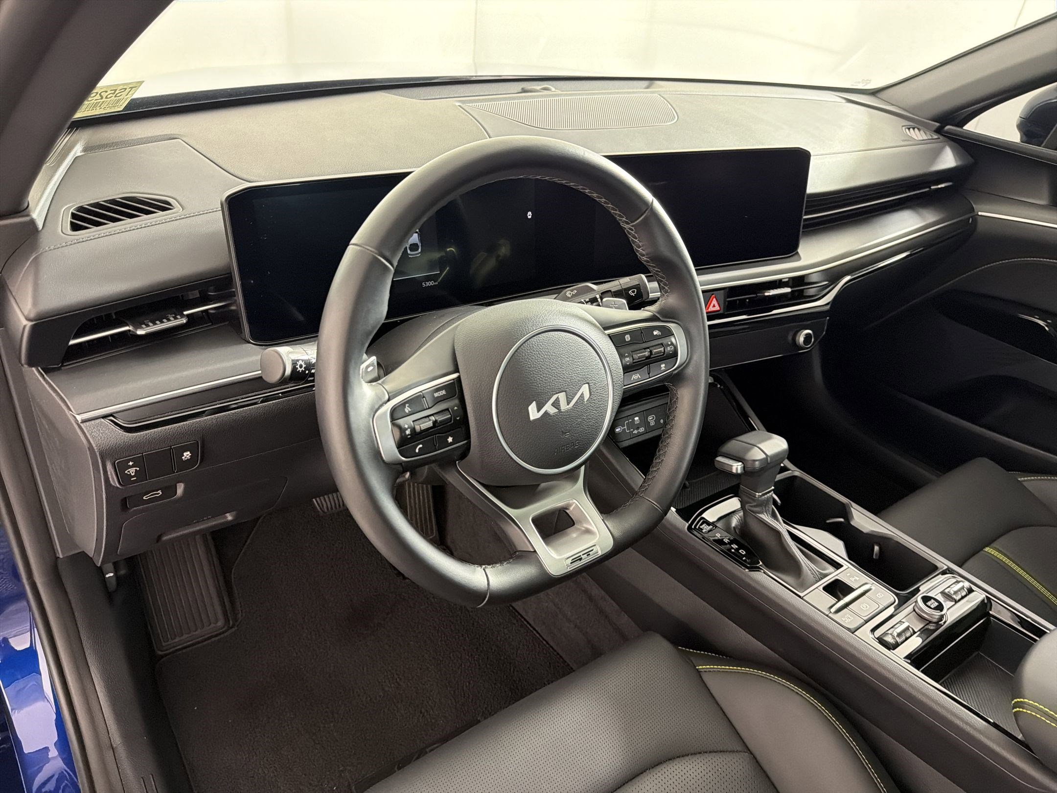Used 2025 Kia K5 GT FWD image 4