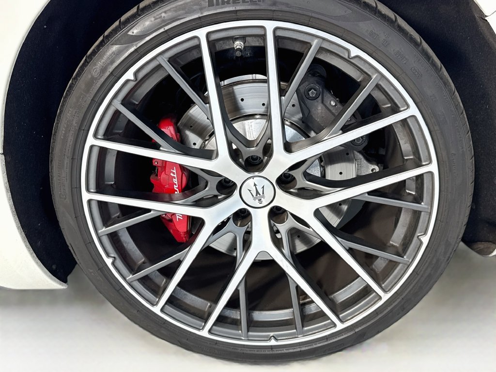 Used 2024 Maserati GranTurismo Trofeo AWD/4WD image 28