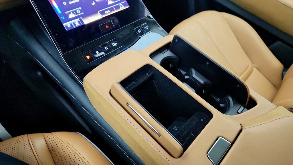 Used 2025 INFINITI QX80 Sensory image 16