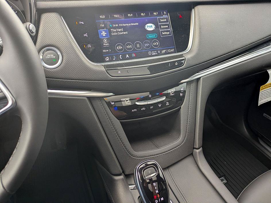 New 2026 Cadillac XT5 Premium Luxury w/ LPO, ONYX Package AWD/4WD image 16