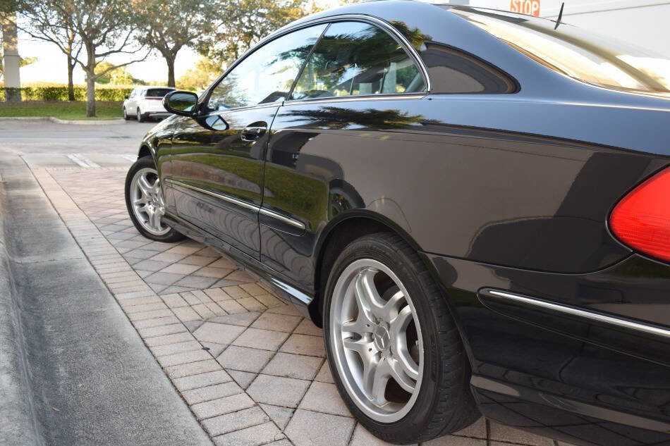 Used 2003 Mercedes-Benz CLK 55 AMG Coupe image 25