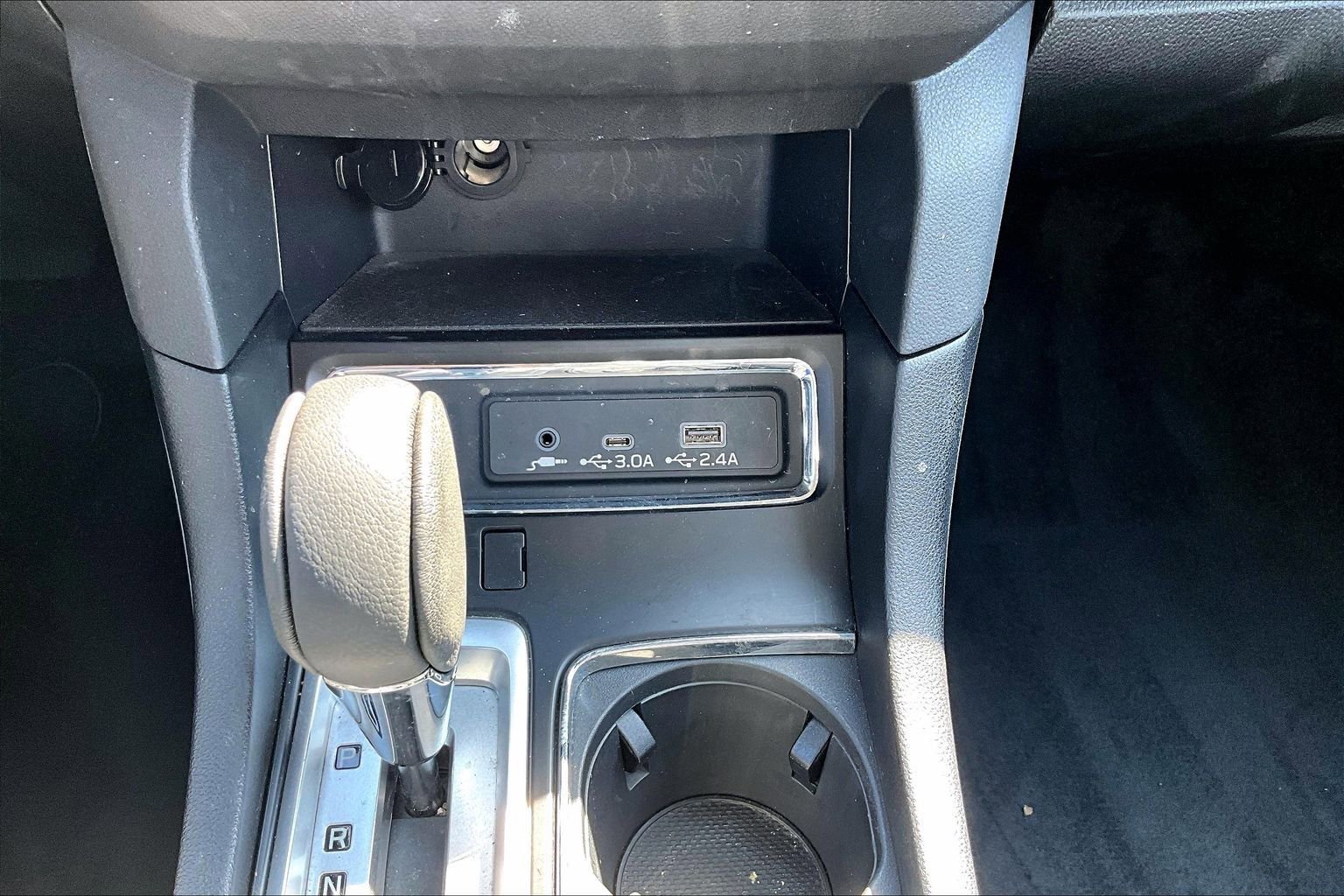 Used 2024 Subaru Ascent Premium w/ Convenience Package image 16