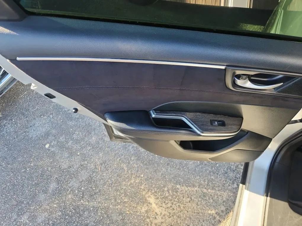 Used 2018 Honda Clarity Touring image 19