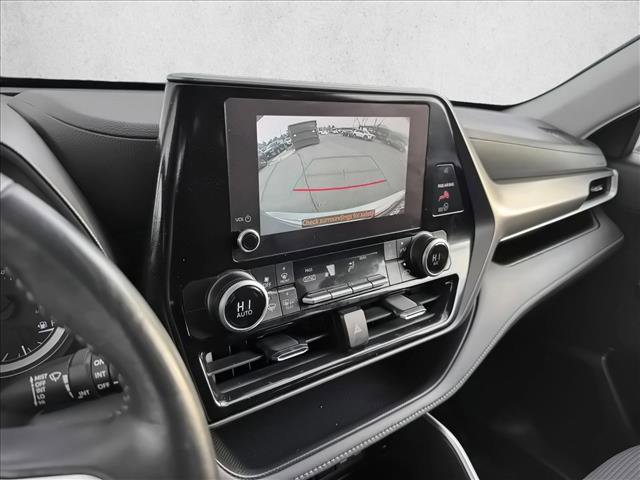 Used 2024 Toyota Highlander LE image 13