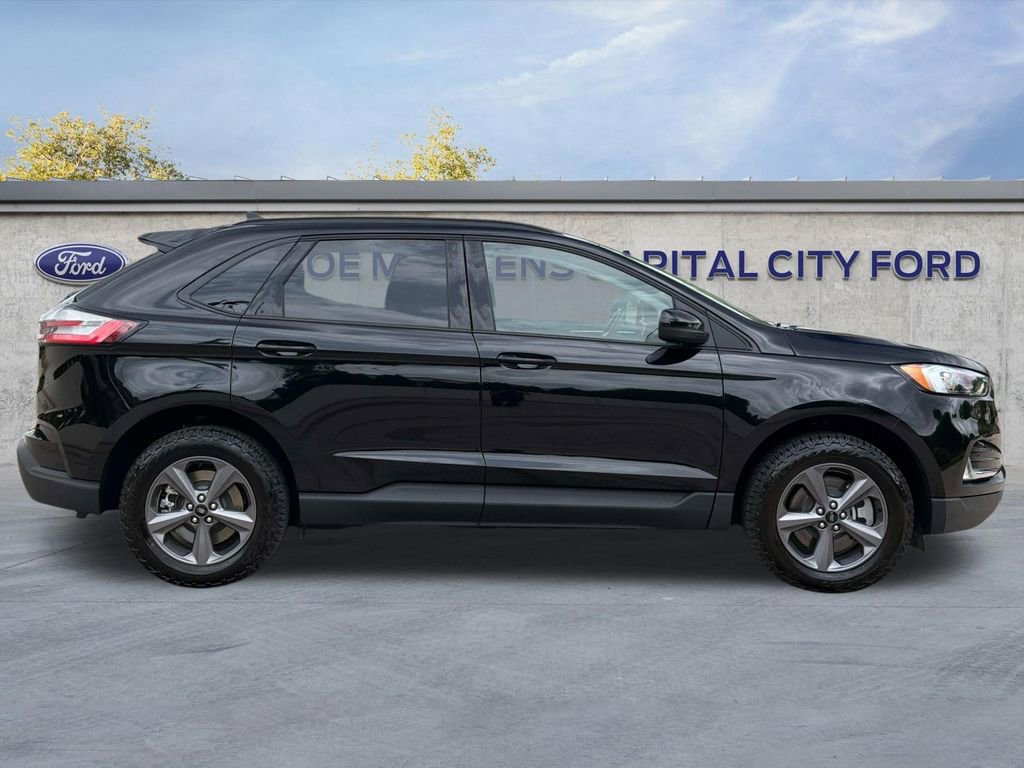 Used 2024 Ford Edge SEL w/ Sport Appearance Package AWD/4WD image 3