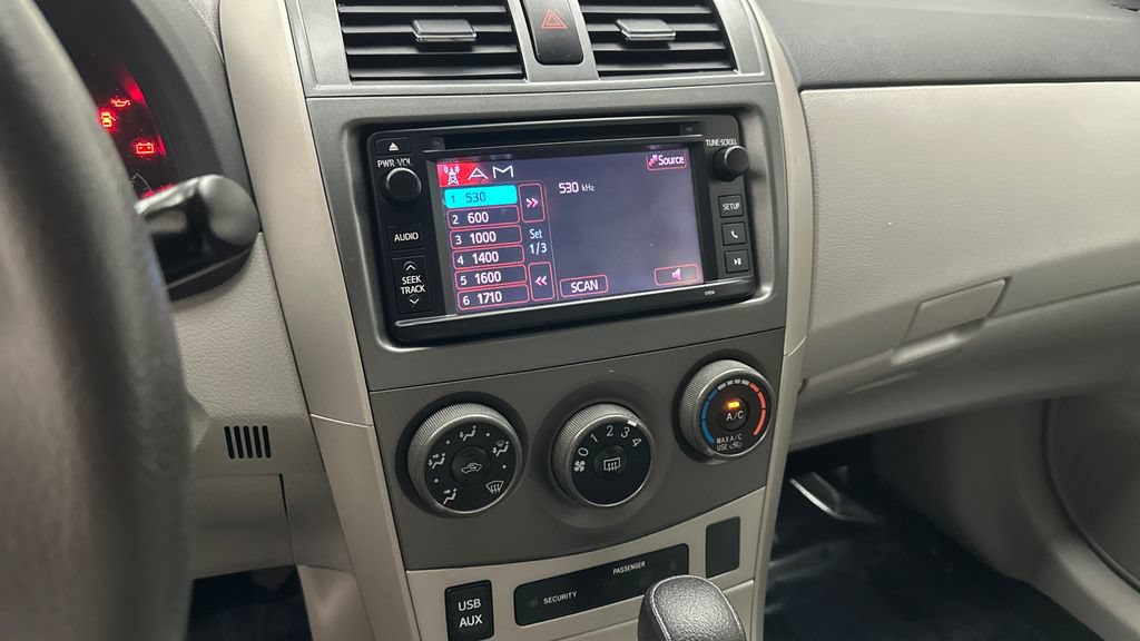 Used 2013 Toyota Corolla LE FWD image 11