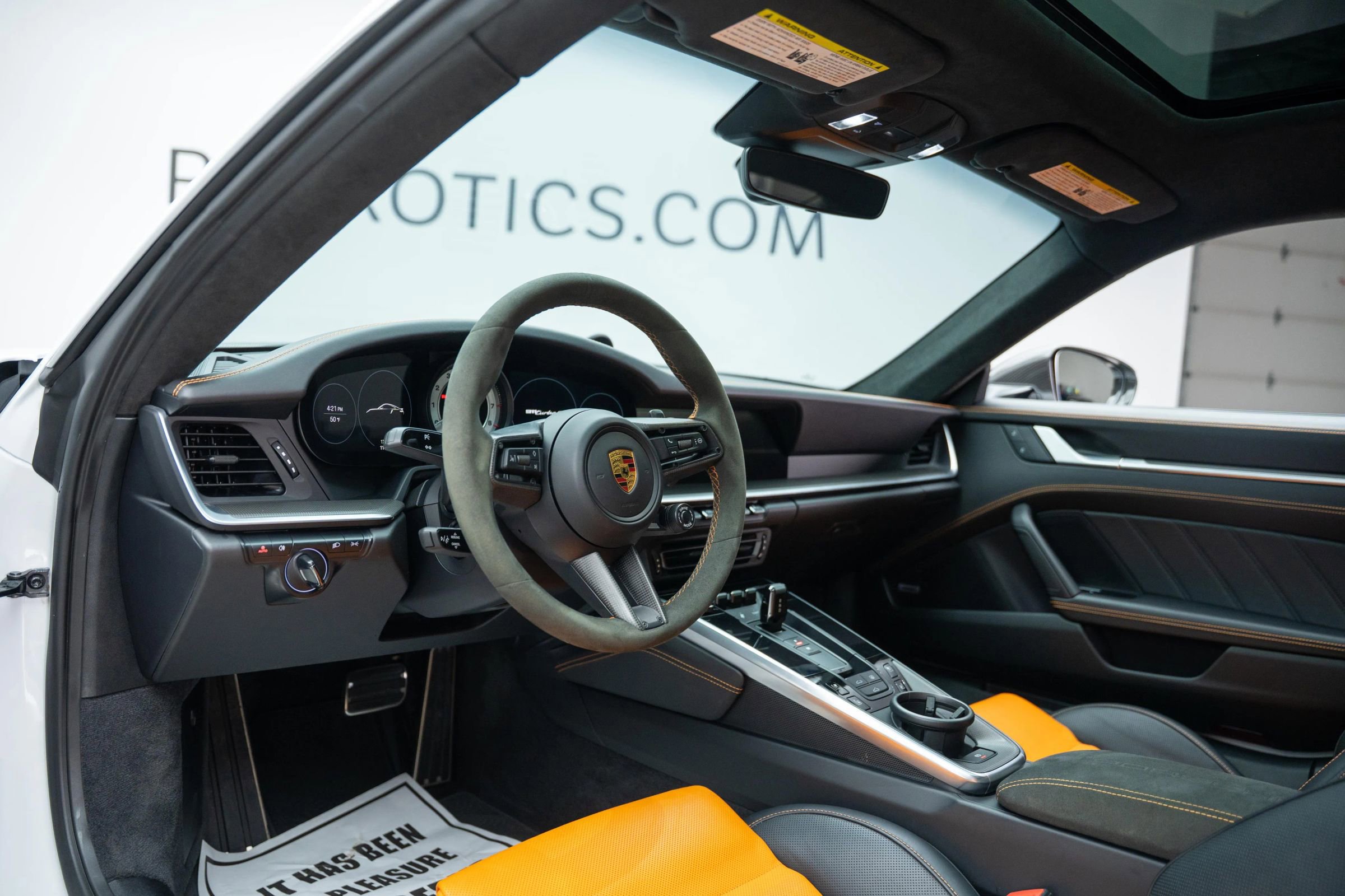 Used 2022 Porsche 911 Turbo S image 2