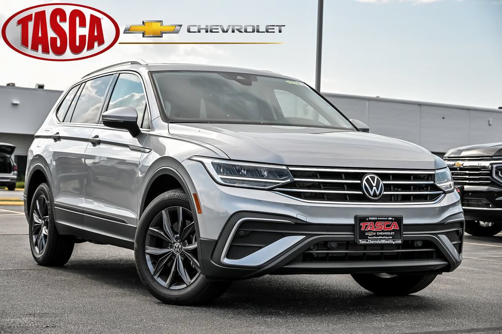 Used 2022 Volkswagen Tiguan SE AWD/4WD image 1