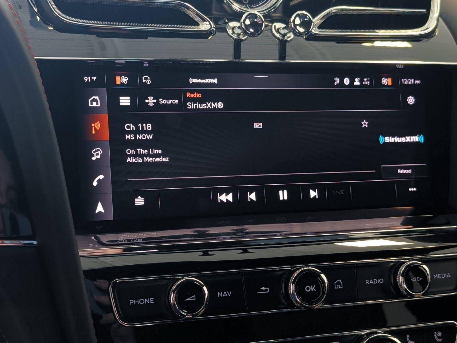 New 2026 Bentley Bentayga AWD/4WD image 30