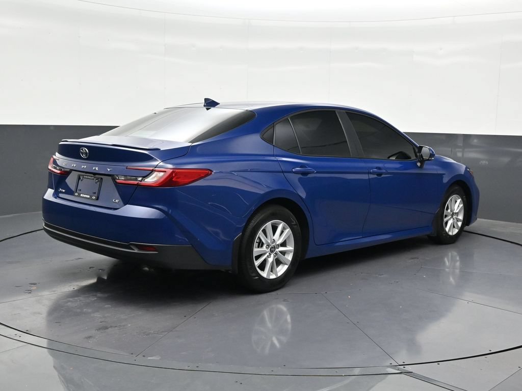 Used 2025 Toyota Camry LE w/ Convenience Package FWD image 5