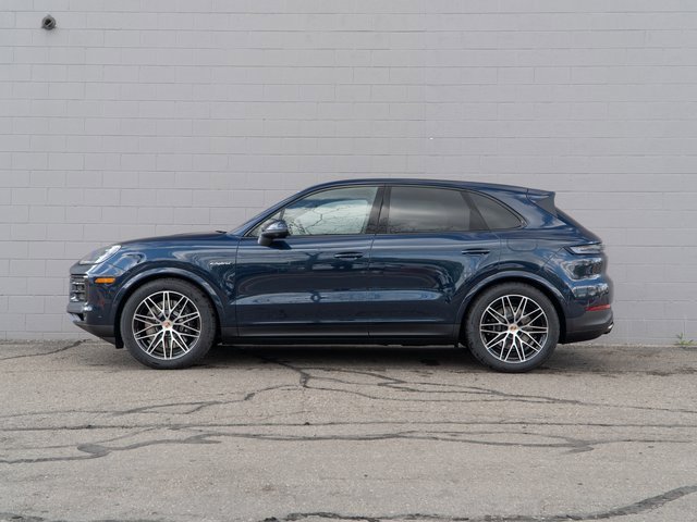 New 2026 Porsche Cayenne S image 2