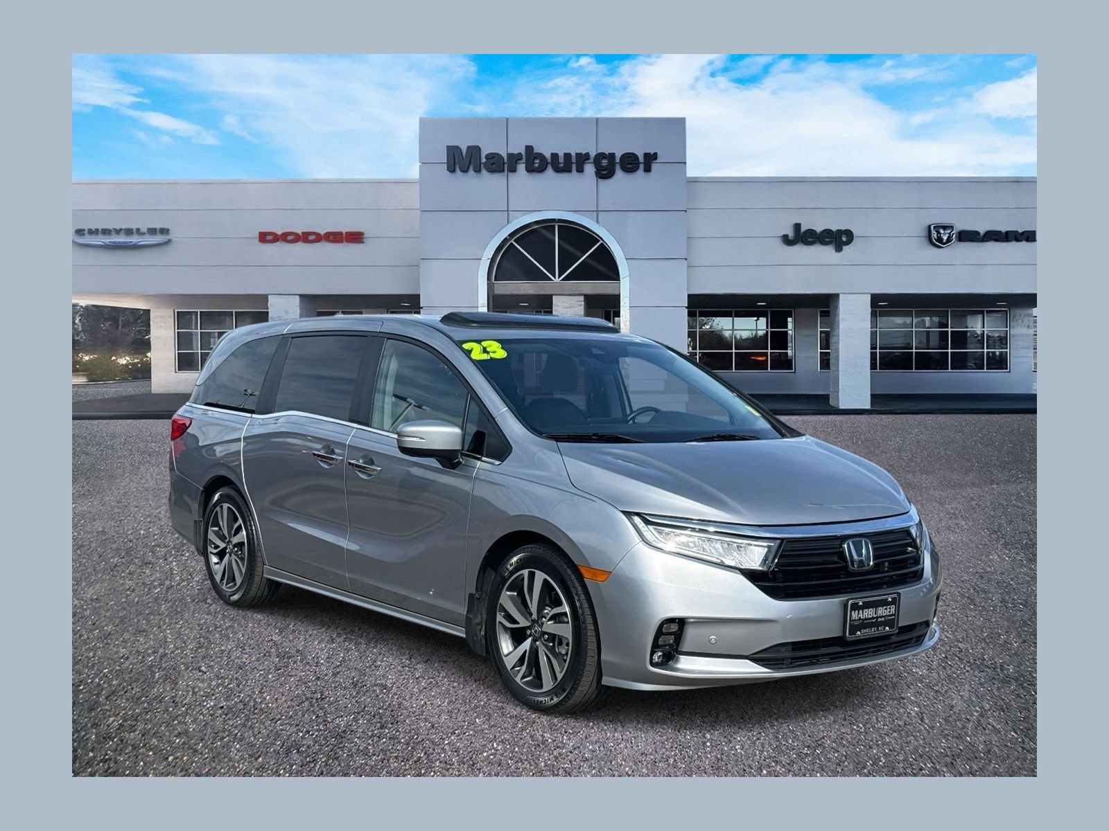 Used 2023 Honda Odyssey Touring image 1