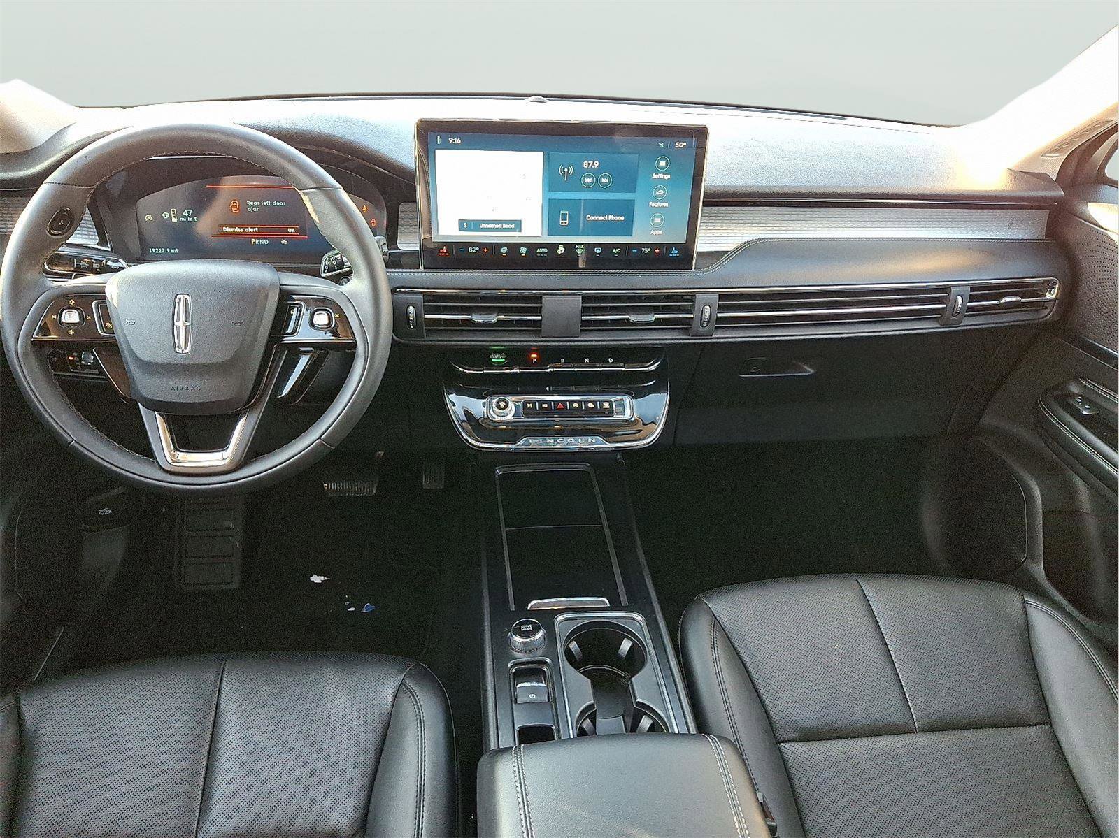 Used 2024 Lincoln Corsair AWD w/ Equipment Group 101A image 11