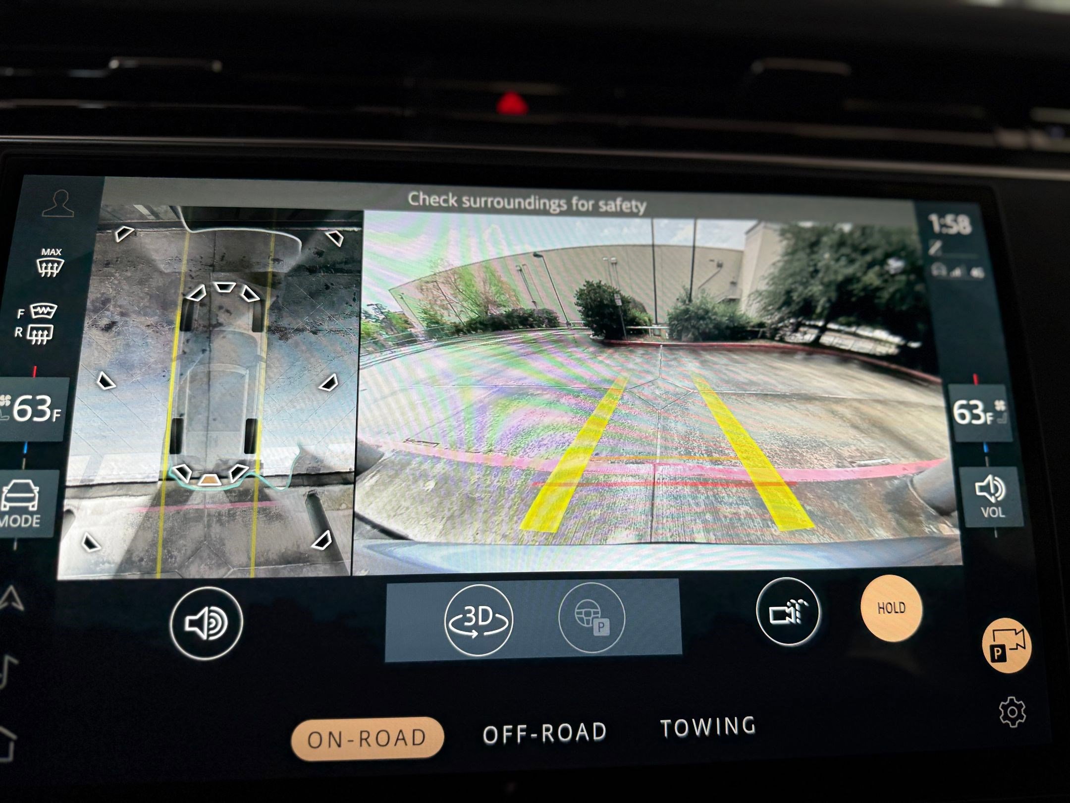 Certified 2025 Land Rover Range Rover SE image 27