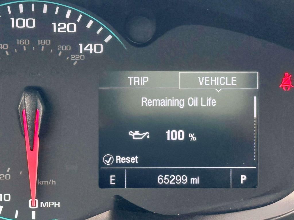 Used 2019 Chevrolet Trax LT w/ Sun & Sound Package FWD image 16