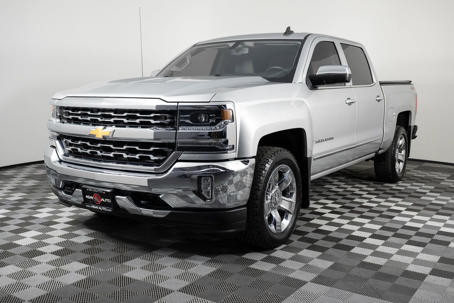 Used 2018 Chevrolet Silverado 1500 LTZ w/ Sport Package image 2