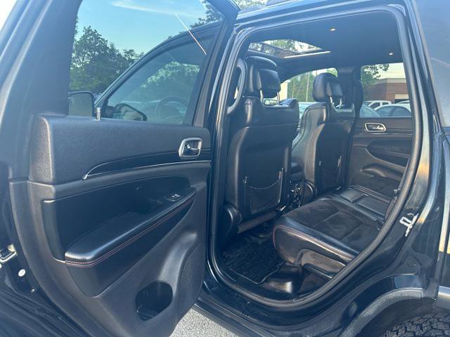 Used 2017 Jeep Grand Cherokee Trailhawk AWD/4WD image 13