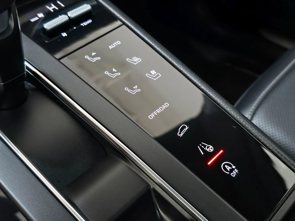 Used 2023 Porsche Macan S image 17