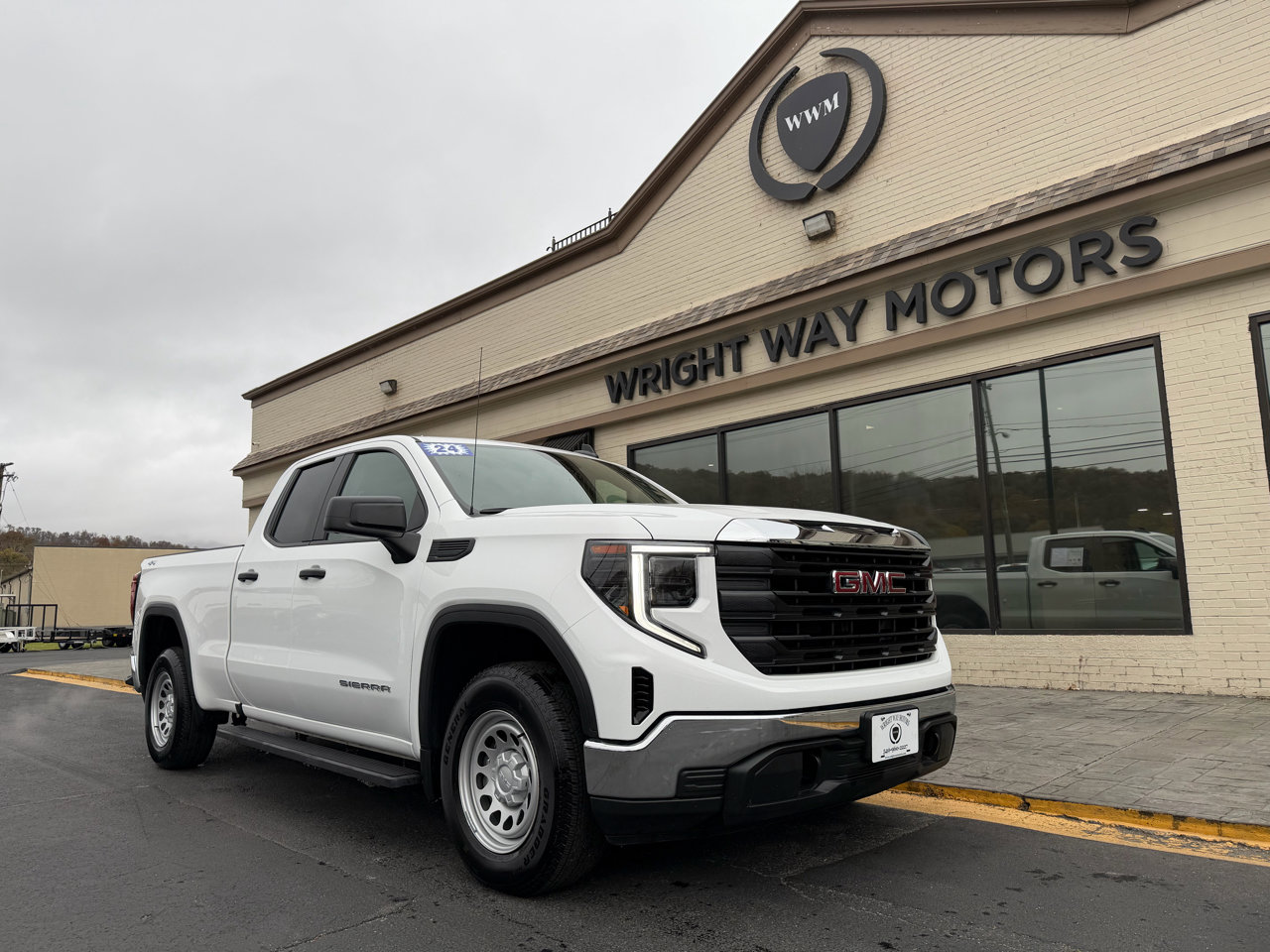 Used 2024 GMC Sierra 1500 Pro w/ Pro Value Package image 1