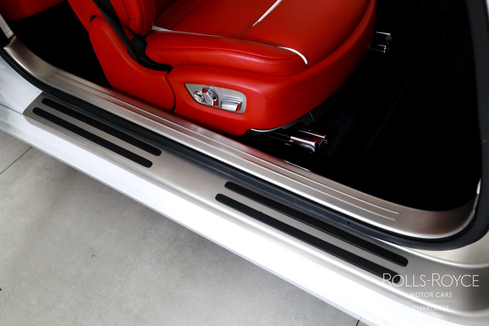 Certified 2020 Rolls-Royce Dawn RWD image 26
