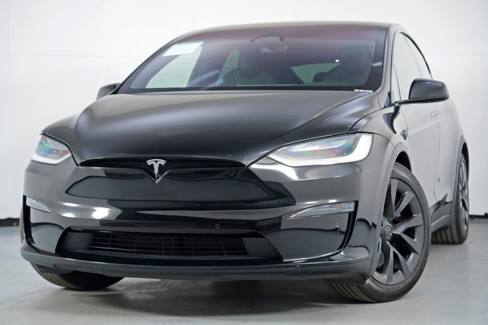 Used 2022 Tesla Model X Plaid image 3